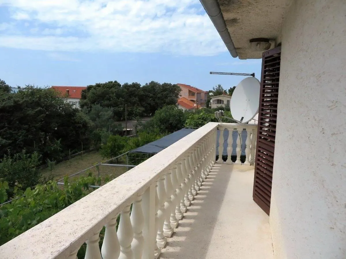 Apartment Vrsi 2 0*,
